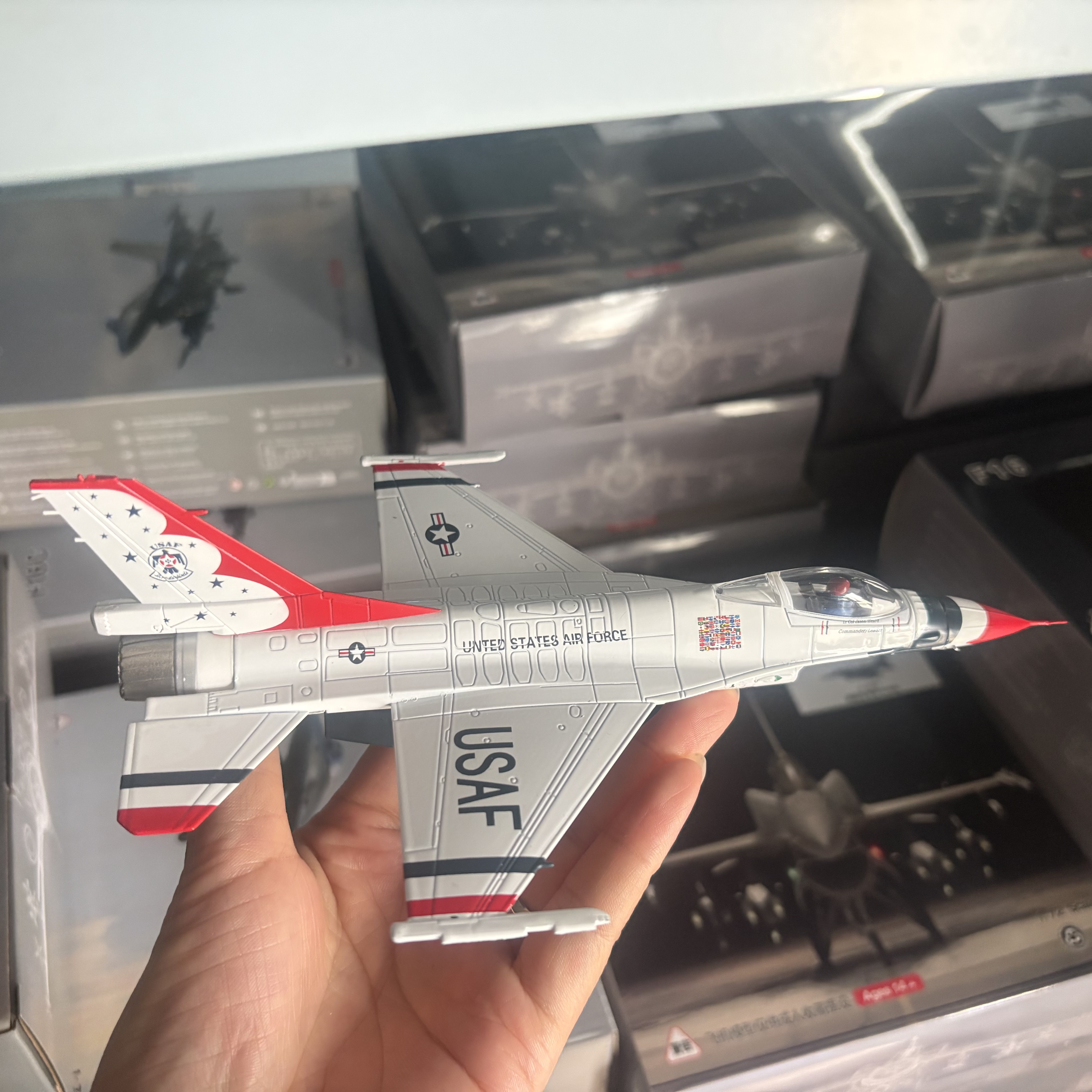 Model Kit Planes - 1/72 Scale U.S. Air Force F-16C
